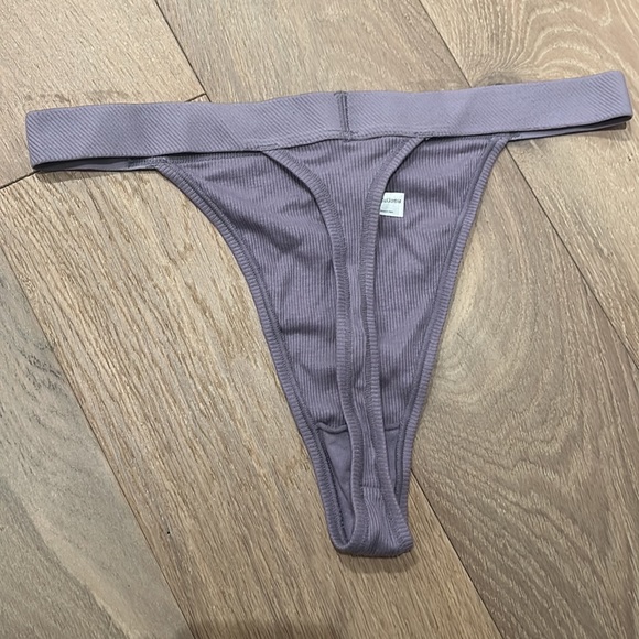 OFU Thongs - Picture 2 of 3